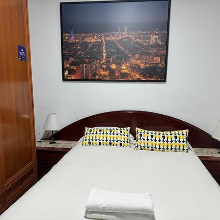 Room Familiar Sants 巴塞罗那 外观 照片