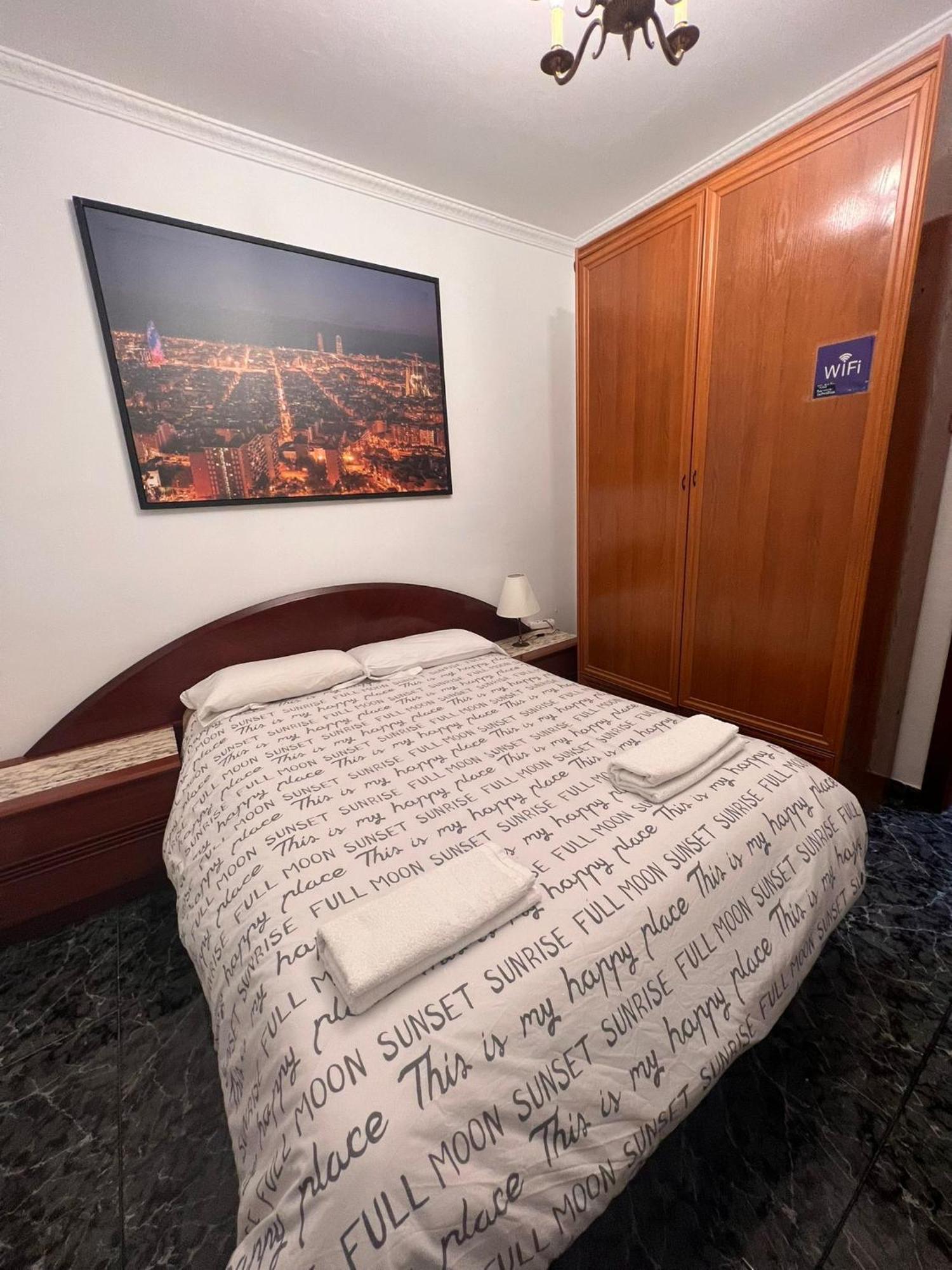 Room Familiar Sants 巴塞罗那 外观 照片
