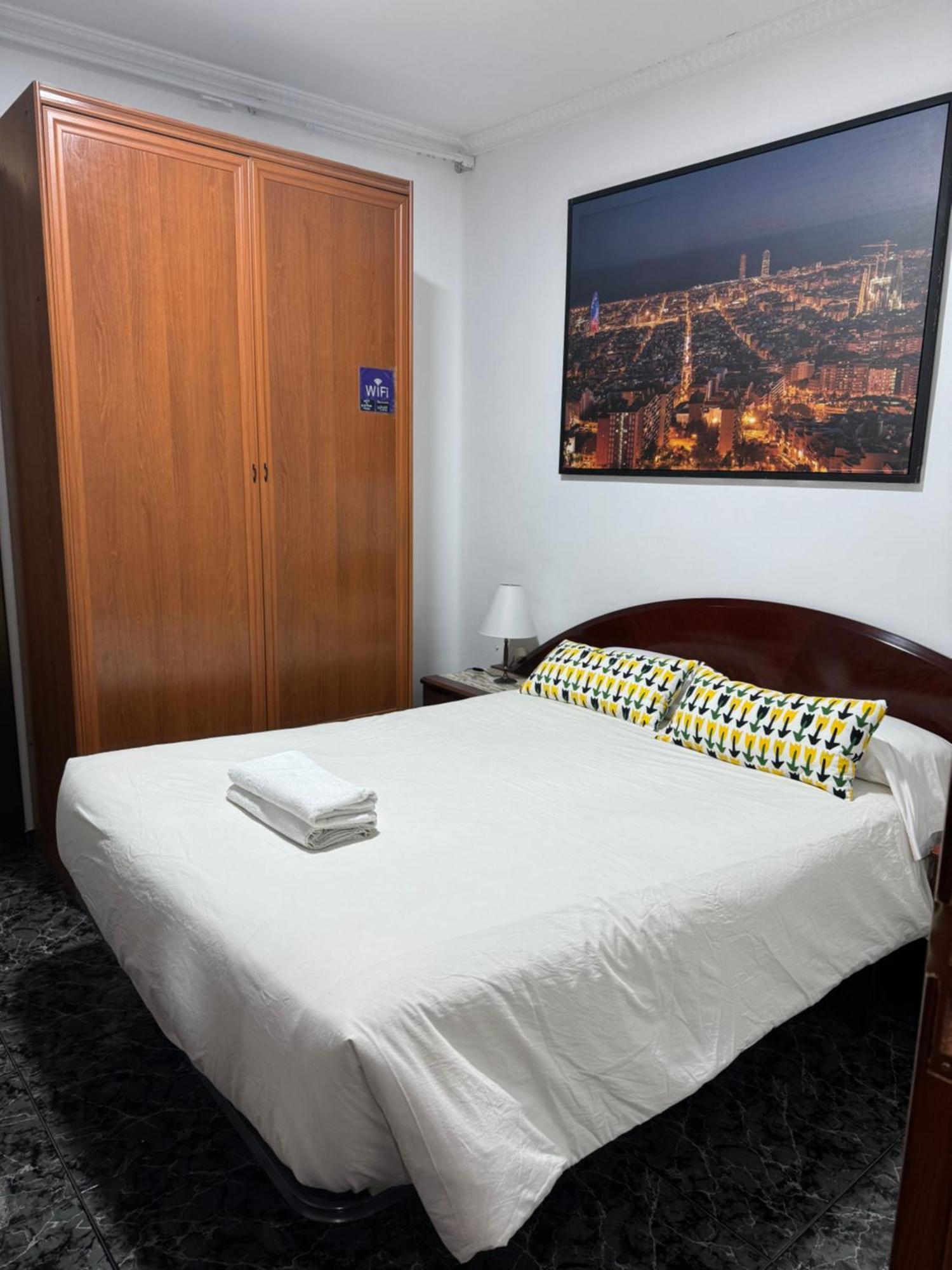 Room Familiar Sants 巴塞罗那 外观 照片